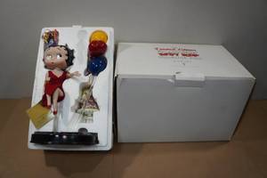 lot 35 image: Danbury Mint The Limited Edition 75th Anniversary Betty Boop Collector Doll