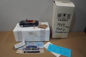 lot 42 image: Franklin Mint 1949 Ford Custom Convertible Die-Cast Model