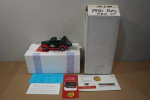 lot 47 image: Franklin Mint 1940 Ford Pickup Christmas Truck  Die-Cast Model