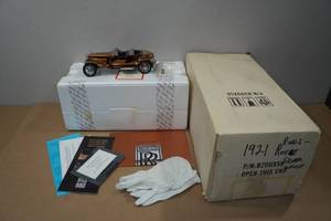 lot 54 image: Franklin Mint 1921 Rolls-Royce Silver Ghost