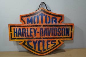 lot 64 image: Wooden Harley-Davidson Motorcycle Sign