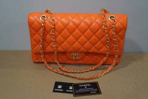 lot 70 image: Womens Chanel Mini Chain Shoulder Bag