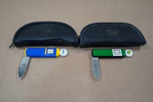 lot 75 image: 2 Franklin Mint Pocket Knives -Blue Sunoco, BP