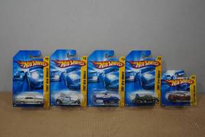 lot 109 image: 5 Hot Wheel Die-Cast Cars -2007 New Models and First Edition
