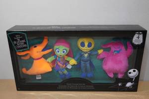 lot 121 image: Tim Burtons the Nightmare Before Christmas Plush Collector Set