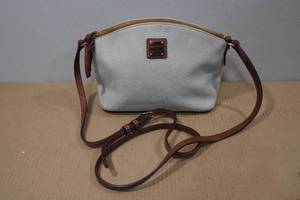 lot 165 image: Dooney & Bourke Purse