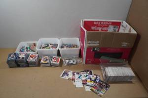lot 184 image: Large Assortment of Sports Cards