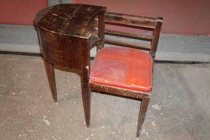 lot 187 image: Vintage Gossip Bench