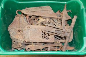 lot 189 image: Assorted Cast IronMetal Pieces - Hay Pullies