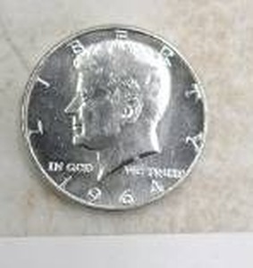 lot 190 image: 1964 KENNEDY HALF DOLLAR 90% SILVER