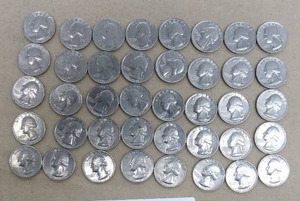 lot 221 image: 40) 1976 QUARTERS