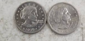 lot 226 image: 2) 1979-P SUSAN B. ANTHONY DOLLARS 1) WIDE RIM(NEAR DATE) & 1) NARROW RIM (FAR DATE)