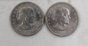 lot 227 image: 2) 1979-P SUSAN B. ANTHONY DOLLARS 1) WIDE RIM(NEAR DATE) & 1) NARROW RIM (FAR DATE)