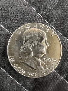 lot 95 image: 1963D BENJAMIN FRANKLIN AUBU 90% SILVER HALF DOLLAR  BUY LOT 94-113 TO OWN A COMPLETE ROLL
