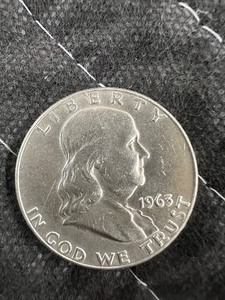 lot 97 image: 1963D BENJAMIN FRANKLIN AUBU 90% SILVER HALF DOLLAR  BUY LOT 94-113 TO OWN A COMPLETE ROLL