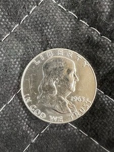 lot 114 image: 1963P BENJAMIN FRANKLIN AUBU 90% SILVER HALF DOLLAR  BUY LOTS 114-133 TO OWN A COMPLETE ROLL