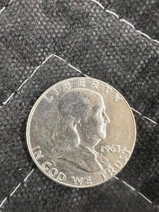lot 115 image: 1963P BENJAMIN FRANKLIN AUBU 90% SILVER HALF DOLLAR  BUY LOTS 114-133 TO OWN A COMPLETE ROLL