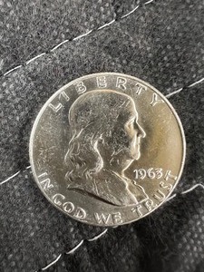 lot 120 image: 1963P BENJAMIN FRANKLIN AUBU 90% SILVER HALF DOLLAR  BUY LOTS 114-133 TO OWN A COMPLETE ROLL