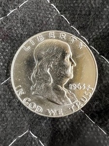 lot 122 image: 1963P BENJAMIN FRANKLIN AUBU 90% SILVER HALF DOLLAR  BUY LOTS 114-133 TO OWN A COMPLETE ROLL