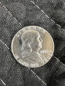 lot 123 image: 1963P BENJAMIN FRANKLIN AUBU 90% SILVER HALF DOLLAR  BUY LOTS 114-133 TO OWN A COMPLETE ROLL
