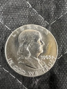 lot 128 image: 1963P BENJAMIN FRANKLIN AUBU 90% SILVER HALF DOLLAR  BUY LOTS 114-133 TO OWN A COMPLETE ROLL