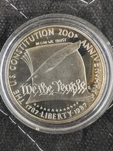 lot 146 image: 1987 CONSTITUTION PROOF COMMEMORATIVE 90% SILVER MINT COIN
