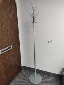 lot 5 image: Metal Coat Rack