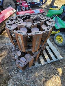 lot 20 image: Heavy Duty  Steel Tracks for Skid steer