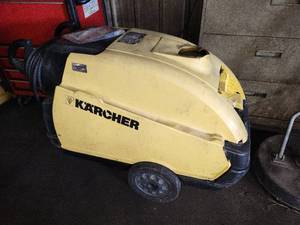 lot 64 image: Krcher HDS 1055 Hot Water Pressure Washer with North Star Surface Cleaner