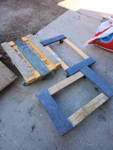 lot 66 image: Set of 3 furniture Dollies