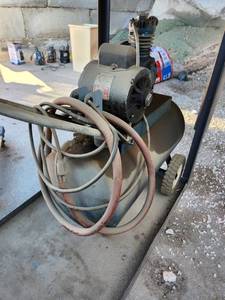 lot 76 image: Used Delco Air Compressor Model C2122 with 12 HP Motor