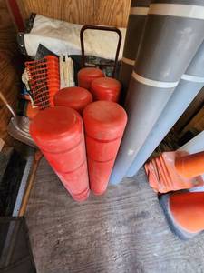 lot 77 image: Set of 10 Heavy Duty Bollard Covers in Red and Gray