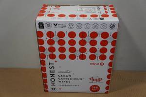 lot 34 image: Honest Fragrance Free Wipes - 288 Count
