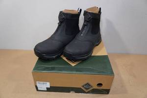 lot 106 image: Muck Boots Mens Apex Mid Zip Boots -Size 7