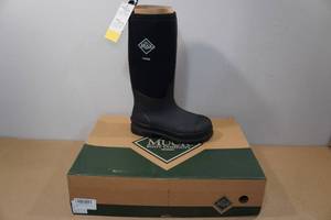 lot 107 image: Muck Boots Chore All Conditions Work Boots -Mens 5, Womens 6