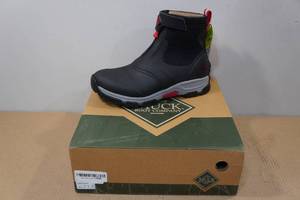 lot 108 image: Muck Boots Mens Apex Mid Zip Boots -Size 9