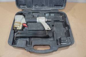 lot 124 image: Porter-Cable Nail Gun