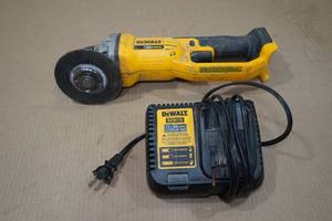 lot 128 image: DeWalt Grinder and Battery Charger