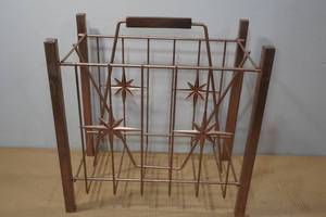 lot 161 image: Metal Magazine Storage Rack