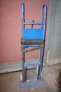 lot 165 image: 2-Wheeled Appliance Dolly with Strap