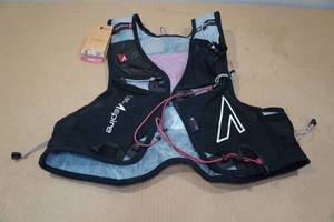 lot 179 image: Ultraspire Momentum 2.0 Race Vest -Medium