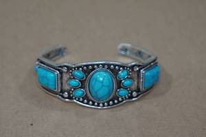 lot 214 image: Navajo Style Stone Turquoise Bracelet