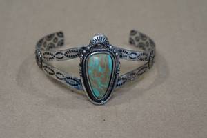 lot 215 image: Navajo Style Stone Turquoise Bracelet