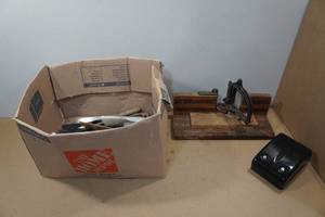 lot 221 image: Assorted Tools