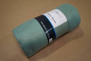 lot 250 image: Fleece Throw Blanket 50x60