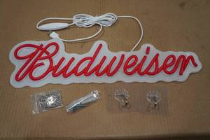 lot 253 image: Light-Up Budweiser Beer Bar Sign