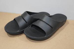 lot 284 image: Oofos Oooahh Slide Sandals -Mens 12, Womens 14