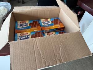 lot 189A image: 20 8-Packs Delicious Deals Buddy Bars