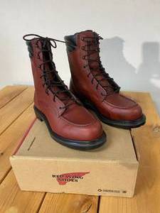 lot 5-A2025 image: New in Box Limited Edition Red Wing #402 Boots in Brown (red hue) Size 8 D with Supersole