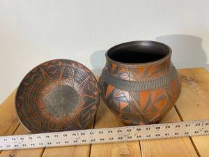 lot 7-A2025 image: Vintage Ann Van Every Pottery Vase and Matching Pottery Plate